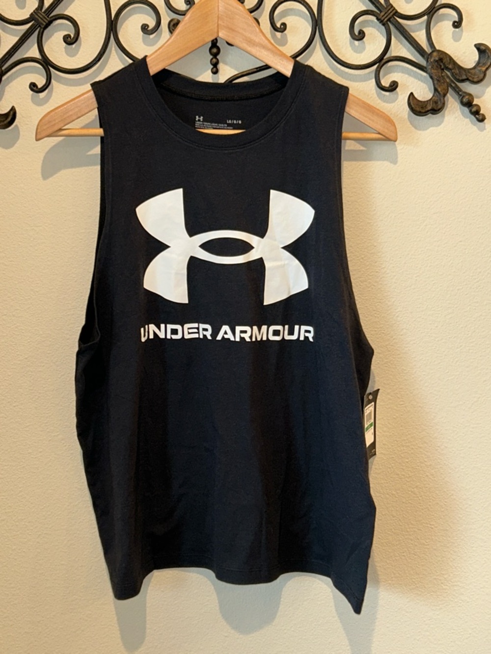 UNDER ARMOUR WOMENS LOOSE TANK SIZE LARGE NWT